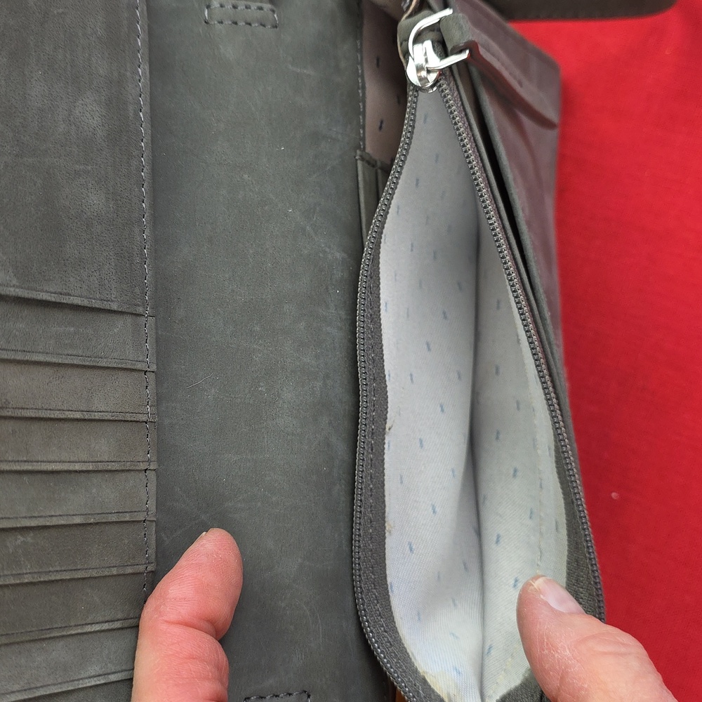 Timberland Nubuck Crossbody Wallet Purse - Picture 7 of 15